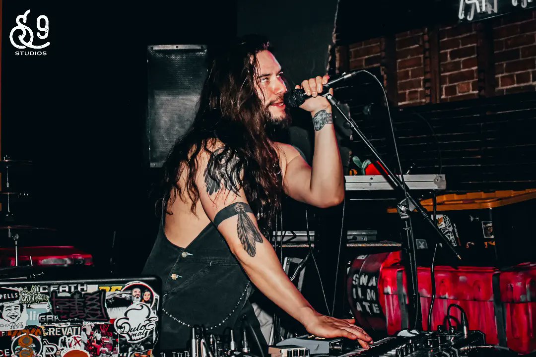 eothen7's tweet photo. Heretic π§
Musician: @boostaaay
Event: @mona_bar_of_modern_art 2/25/2023
#saturninestudios #photographers #photography #photoshoot #canon #photo #musician #localartist #localtalent #monabar #heretic #downtown #downtownelpaso https://t.co/fox1XicuIv