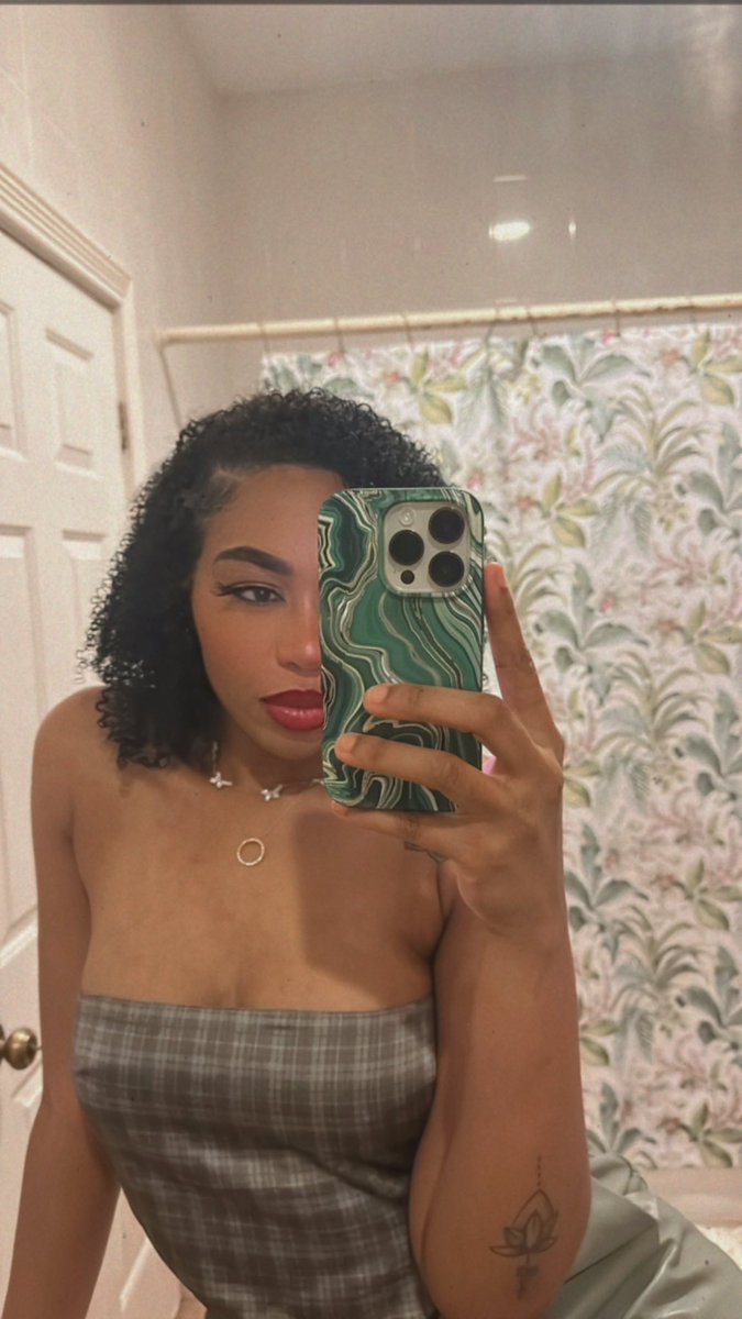xciv_kris's tweet photo. It’s been a minute. Just wanted to say I looked so good the other night…okay bye. 😂💕 https://t.co/6YCxWHj5O5