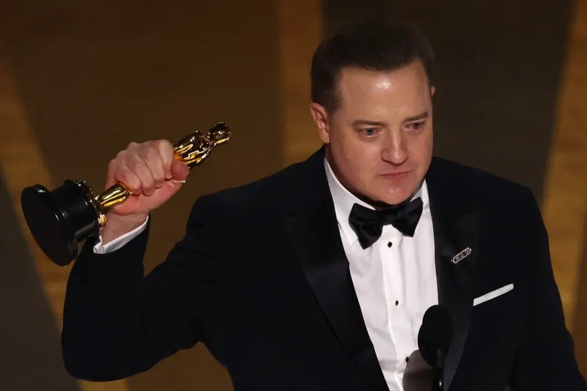 speechlemedia's tweet photo. 🏆🇺🇸 - OSCARS 2023 :

• Meilleur acteur : 
Brendan #Fraser - « The Whale ».

• Meilleure actrice :
Michelle #Yeoh - « Everything Everywhere All At Once ».

#Oscar #TheWale #EverythingAllAtOnce https://t.co/l34fzBKfM7