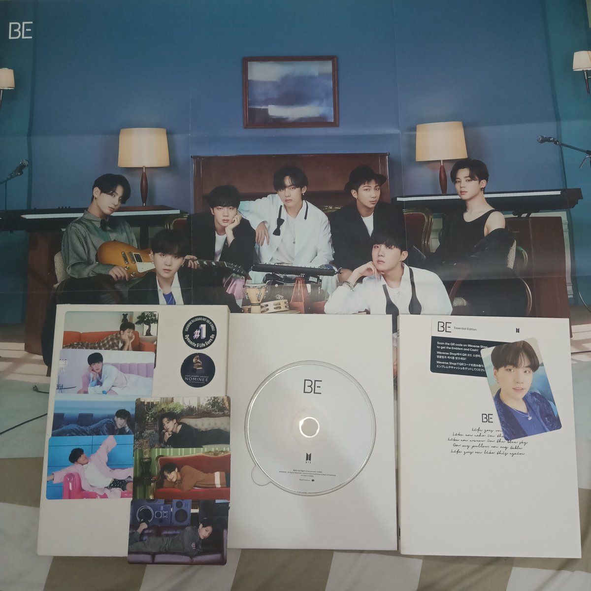 hvxyaya's tweet photo. WTS ALBUM BTS BE ESSENTIAL EDITION 
- unsealed
- fullset sesuai yg difoto
- good condi tapi agak kotor dikit &amp; ketempel stiker
- qr belom discan
💰220k nego 
📍Sleman, Yogyakarta

yg minat/tanya" bisa langsung DM ya, btw ntar dapet freebies juga😉

#btsina #armyina #merchkpop https://t.co/jwS3Z0tA75