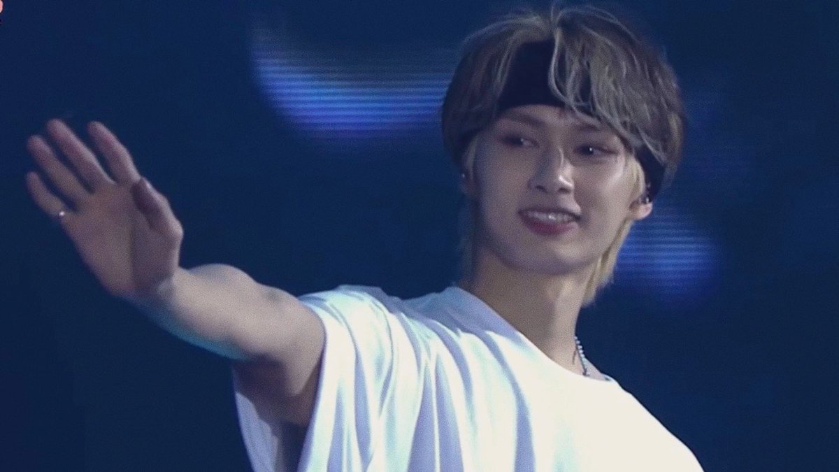 wonhuiful's tweet image. always be happy 🐱🤍