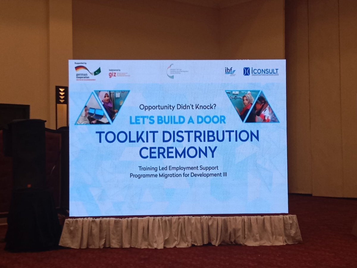 SAPComms's tweet photo. #HappeningRightNow
Toolkit Distribution Ceremony happening right now in Lahore under Training Led Employment Support, Programme Migration for Development III 
#TrainingLedEmploymentSupport
#ibfInternationalConsulting #traineeships #internships #giz #iconsult 
#ToolkitDistribution https://t.co/X0IW7qOJFR