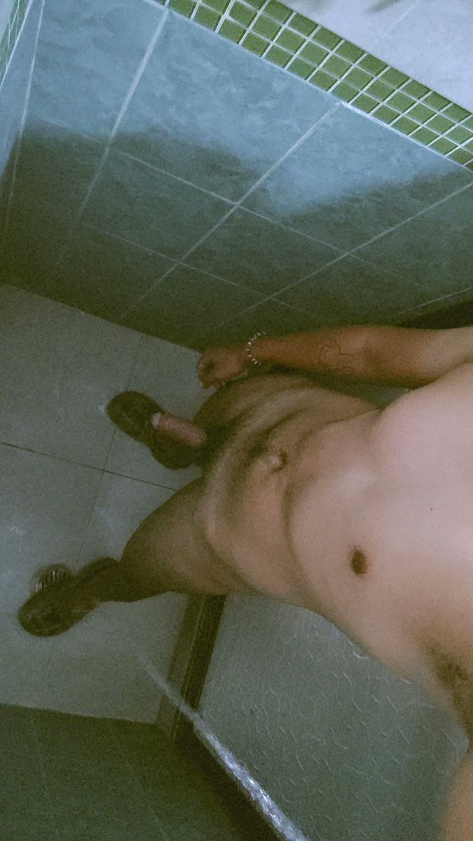 15Olimac's tweet photo. Time to take a shower.😋 https://t.co/HdhQF26b35