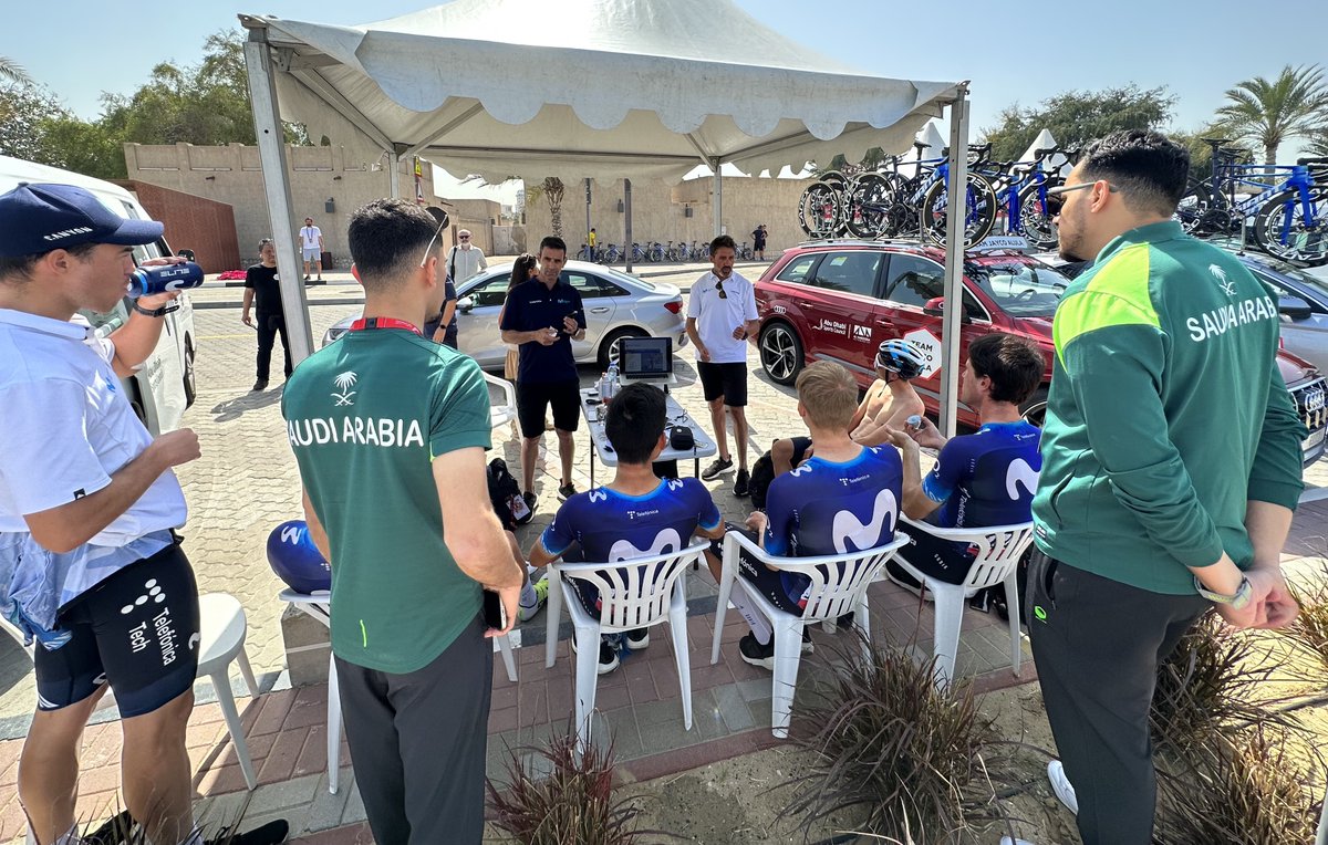Movistar_Team's tweet photo. During the recent 2023 #UAETour, we received the visit from @Saudi_Cycling Coordinator, Abdulaziz Alkhuwaytim, and Sports Performance Manager, Ahmad Alsharkawi.
More details on our work together: https://t.co/VTFNSqZlMJ
#RodamosJuntos | #saudicycling https://t.co/xwSRr4TDoj