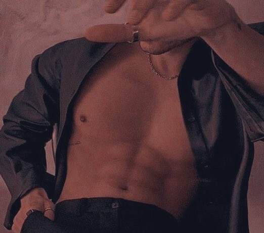 AKAZICHEN's tweet photo. ah. a quick seductive sunday before it’s over. https://t.co/hzAVrwNJig