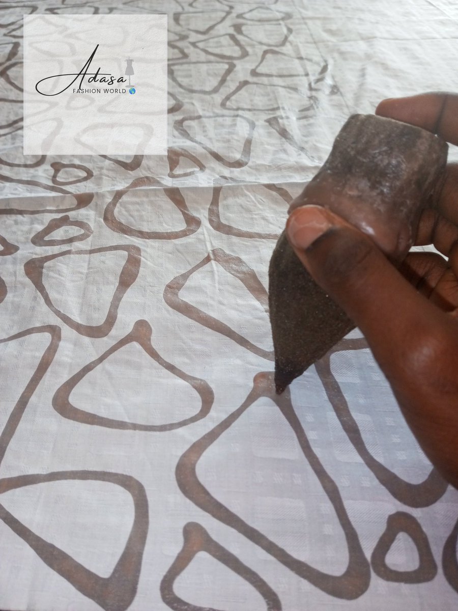HardassahF's tweet photo. On Monday we Wax meaning we Design. We are ready for the production of the New Week. We remain your #bestadireplug, check our page, retweet your favorite piece and send us a Dm to place order for yourself and loved ones. #NewWeek #Mondayvibes #Oscars #FashionWeek . https://t.co/Q8h0xUxe5B