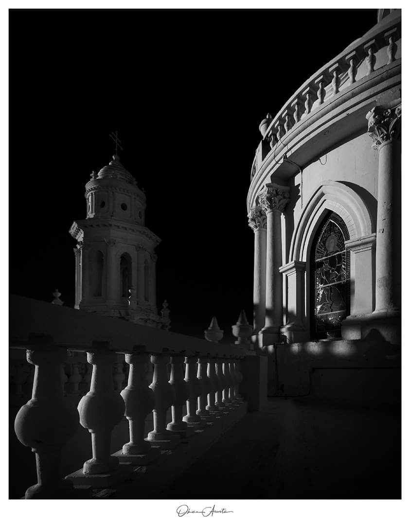 AndaresDel's tweet photo. Claroscuro
Catedral, Hermosillo, Sonora. México.

#claroscuro #catedral #Hermosillo #hermosillosonora #hermosillosonoramexico #losandaresdelomar #acostaomar #enfoqueselecto #arquitectura #fotografiadearquitectura #blancoynegro #Líneas #contrastes #texturas https://t.co/ojMfvAzmq2