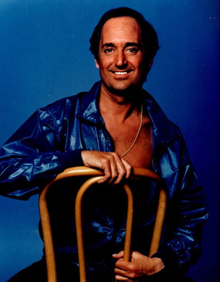A very Happy Birthday today to singer/songwriter and pianist Neil Sedaka 