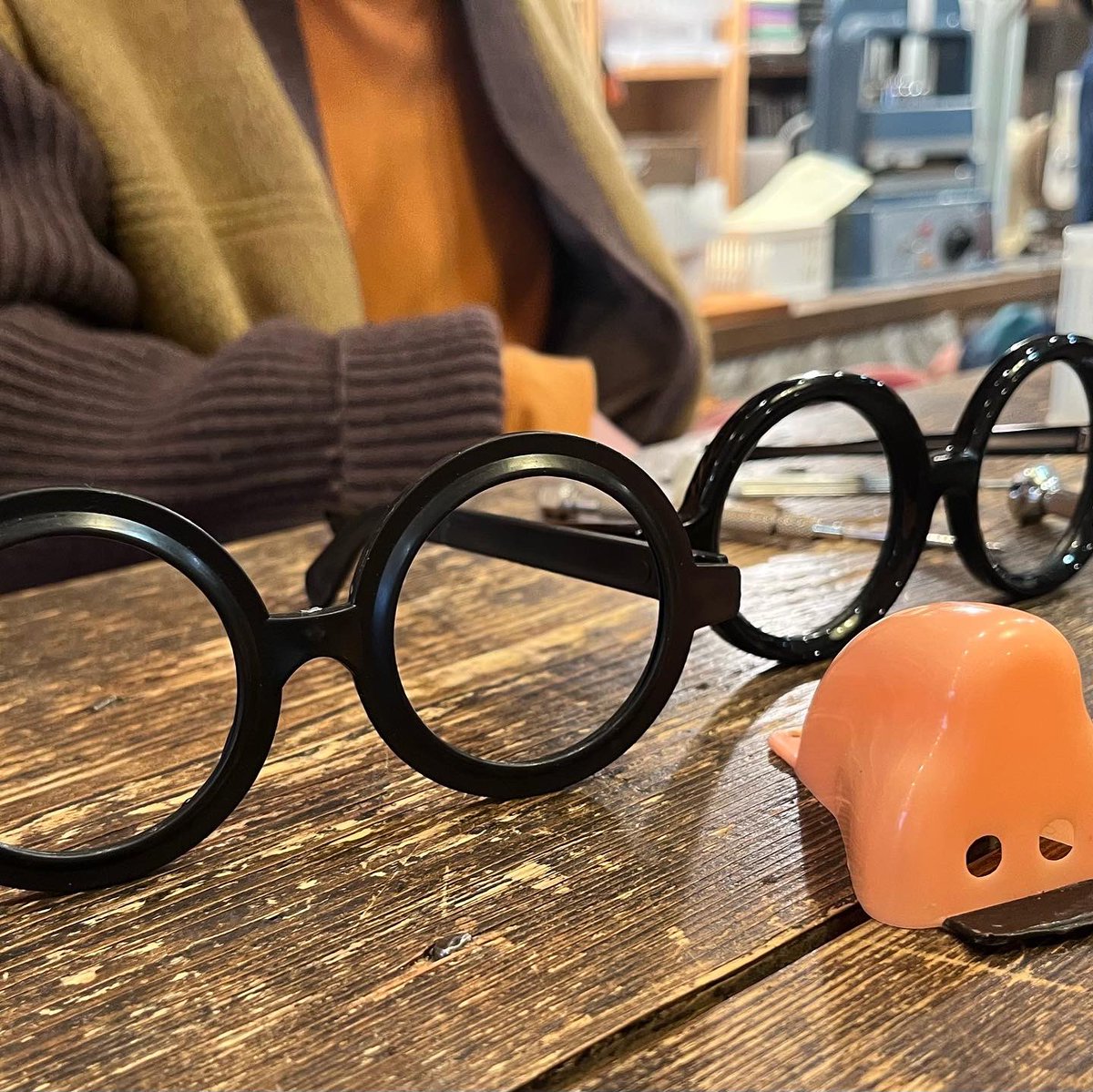 katherineandnan's tweet image. 10年を節目に #FACECODE のオーダーメードで🥸をつくりました！
「金融機関の人にオススメされて買った商品が値下がりして、金融機関の人のせいにする人がいなくなるように活動することも金融教育だね」と帰りの電車で話して帰りました。