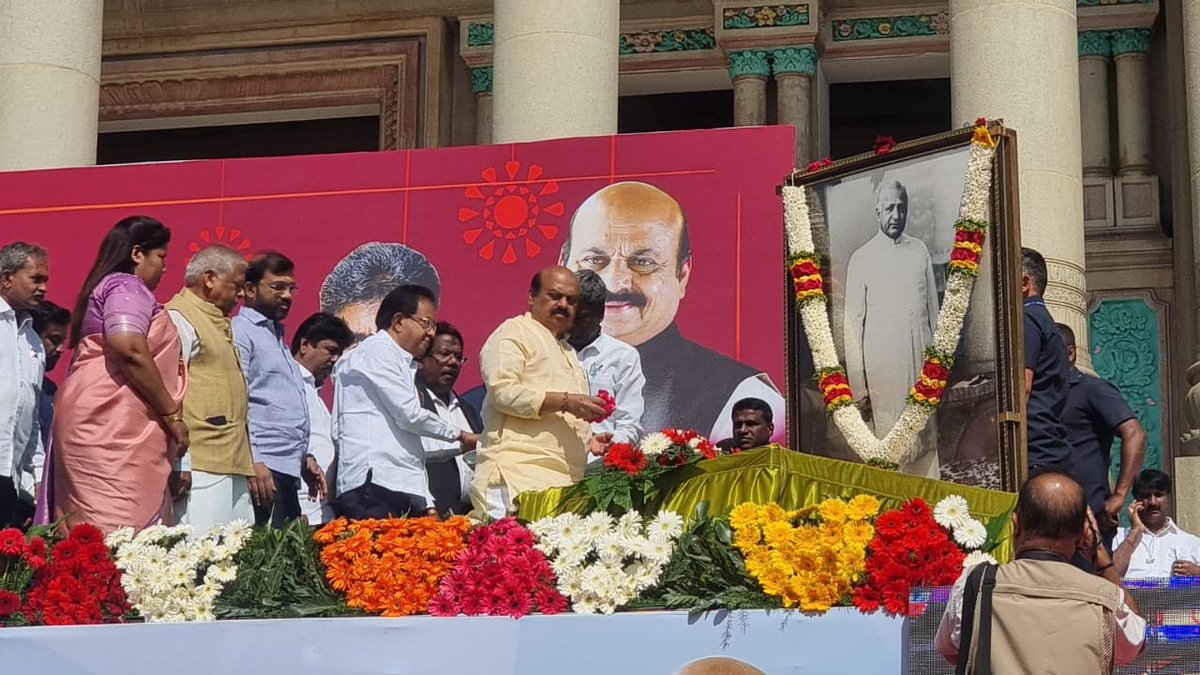 KVCDCofficial's tweet photo. ದಿ:11-03-23 ರಂದು ಸನ್ಮಾನ್ಯ ಮುಖ್ಯಮಂತ್ರಿಗಳು, ಹಿಂದುಳಿದ ವರ್ಗಗಳ ಕಲ್ಯಾಣ ಇಲಾಖೆಯ ವ್ಯಾಪ್ತಿಯ ಎಲ್ಲಾ ನ��ಗಮಗಳ ಹಾಗೂ ಕರ್ನಾಟಕ ಒಕ್ಕಲಿಗ ಅಭಿವೃದ್ಧಿ ನಿಗಮದ ಫಲಾನುಭವಿಗಳಿಗೆ ಸವಲತ್ತನ್ನು ವಿತರಿಸಿದರು, ಮಾನ್ಯ ಅಧ್ಯಕ್ಷರಾದ ಶ್ರೀ ಎಂ. ಕೃಷ್ಣಪ್ಪನವರು, ಸರ್ಕಾರದ ಕಾರ್ಯದರ್ಶಿಗಳು ಉಪಸ್ಥಿತರಿದ್ದರು. @CMofKarnataka @MLAMkrishnappa https://t.co/a1xfaiqMT2