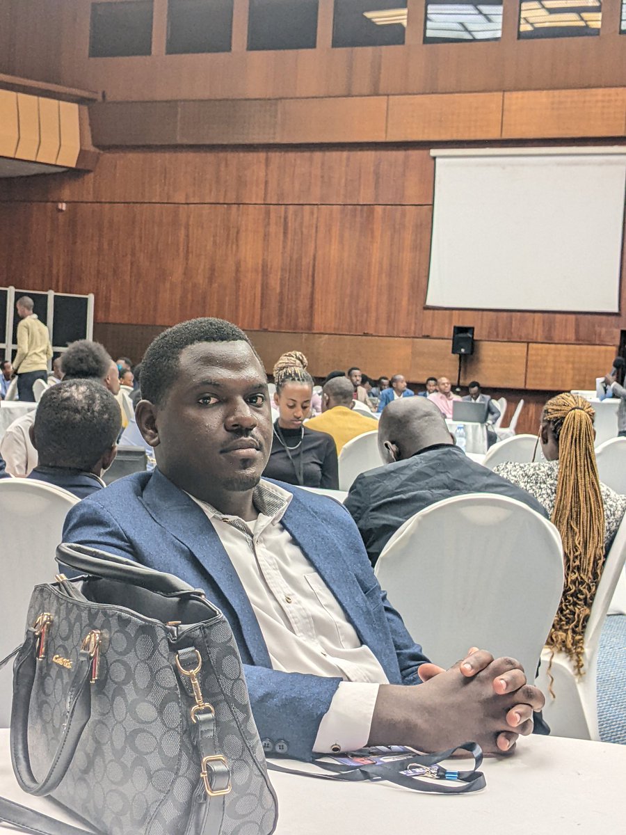 Kabangojmk's tweet photo. It's an amazing experience as we gathered to witness the book launch of #magicofsuccess by @EmmanuelKwesig3 @serenahotel. Thank you learning friend for sharing your view to the world. https://t.co/KKwyakgrMo
