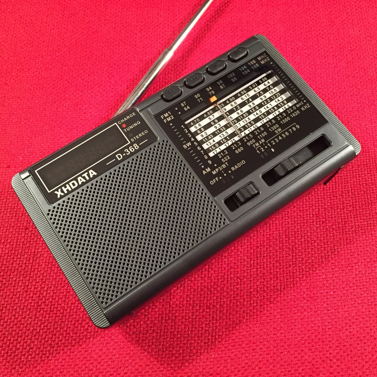 todderbert's tweet photo. "Compact Companion",  R.O.T.D.
The XHDATA D-368 AM FM SW BT MP3 Radio.
At Amazon: https://t.co/ZoYbrDSXXw 
The Skinny:  I have found Shortwave to work well on this Radio.  
$17.  18650.  Bluetooth.  MP3 Player.
#xhdata #d368 #shortwave #radio #radiooftheday #stereo https://t.co/ozVBQ4JXTo