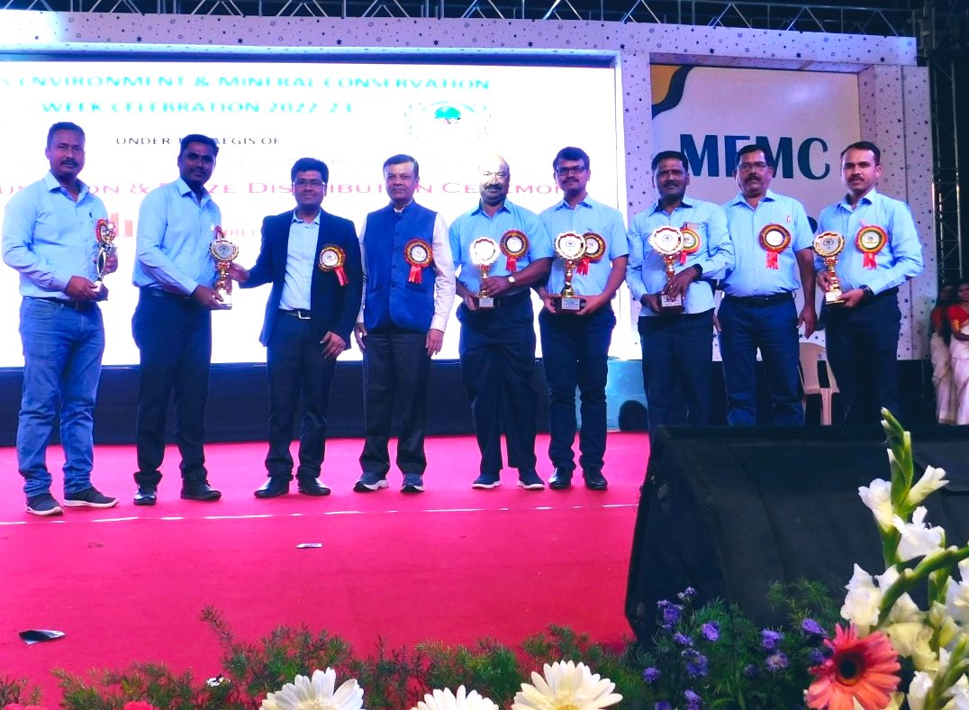 ermgroup2's tweet photo. ERM Group John Mines of M/s R. Praveen Chandra received multiple awards during the 21st Mines Environment and Mineral Conservation Week final day function and award ceremony in Kalaburagi
#Turbosteel #ermgroup #kalaburagi https://t.co/QKNeR2IJfG