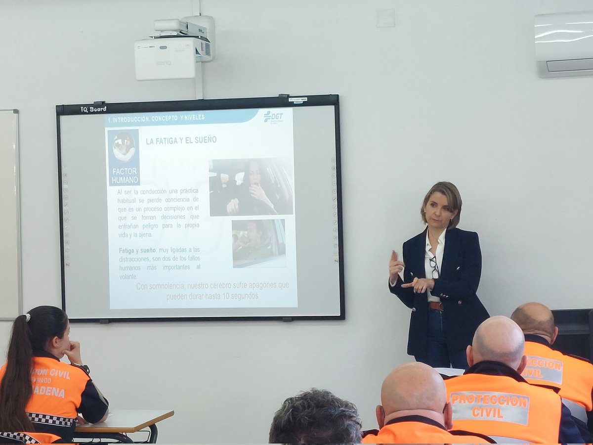 IespaJunta's tweet image. Este fin de semana en @IespaJunta  30 miembros de #ALVPC Andalucía asisten a Taller sobre Actuación en Materia de tráfico @InteriorJunta con Ana Luz  Jiménez Coordinadora @DGTes en Andalucía y Emilio Andrades.