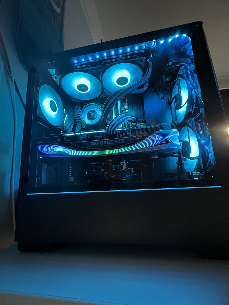 M4DSPUD's tweet photo. @PowerGPU Zotac 4080 https://t.co/KtPFoTeQ07
