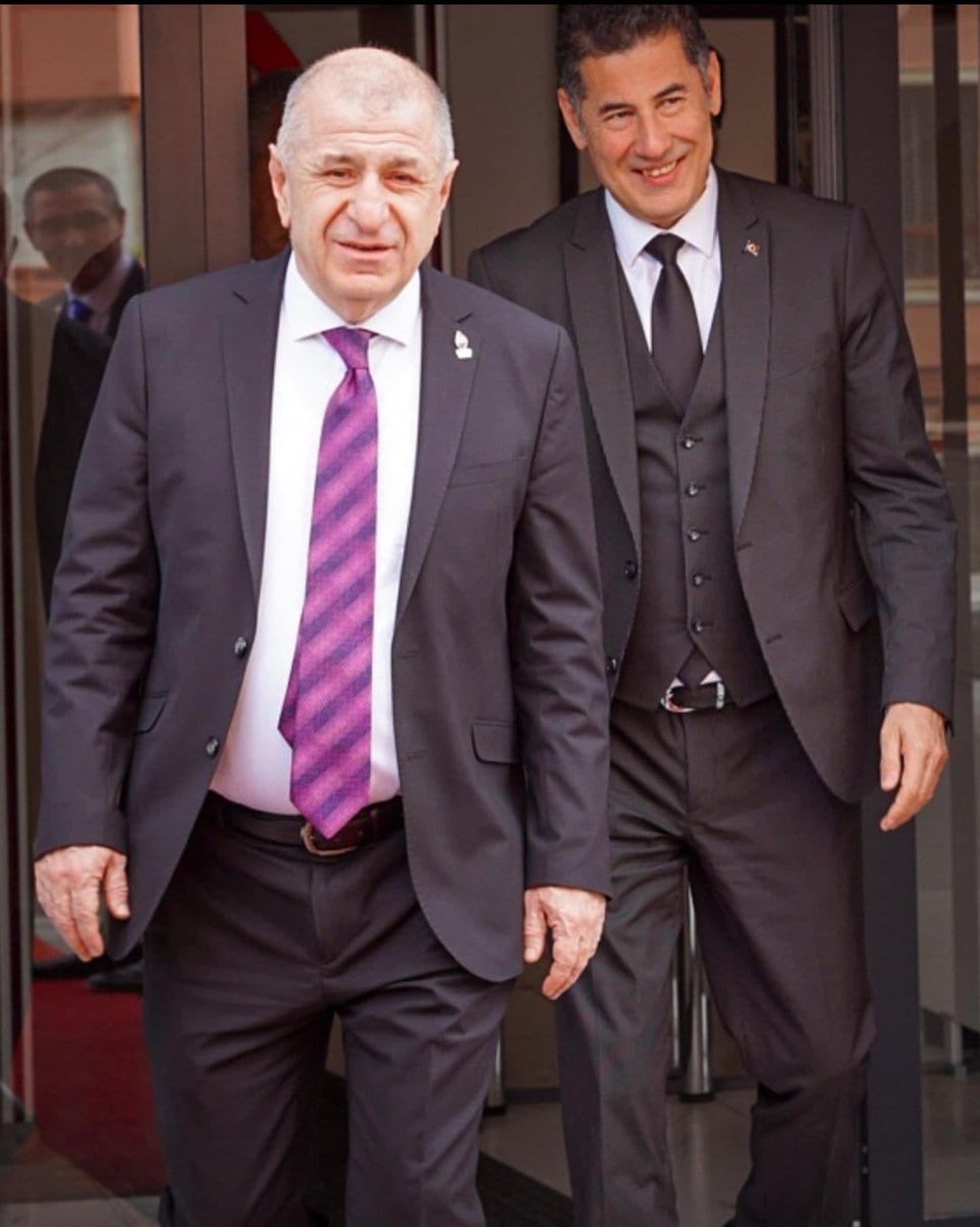 umitozdag's tweet photo. Türk Milleti’nin Zafer’ine 62 gün kaldı. Şimdi 100 bin imza ile dayatma adayları aşma, Atatürk’ten taviz vermeyen, HDP ve Hüda-Par kapısında oy dilenmeyen Oğan’ı aday gösterme zamanı. Zafer Yakın, meşaleleri yakın. Oan geliyor. https://t.co/qbmL81SGdE