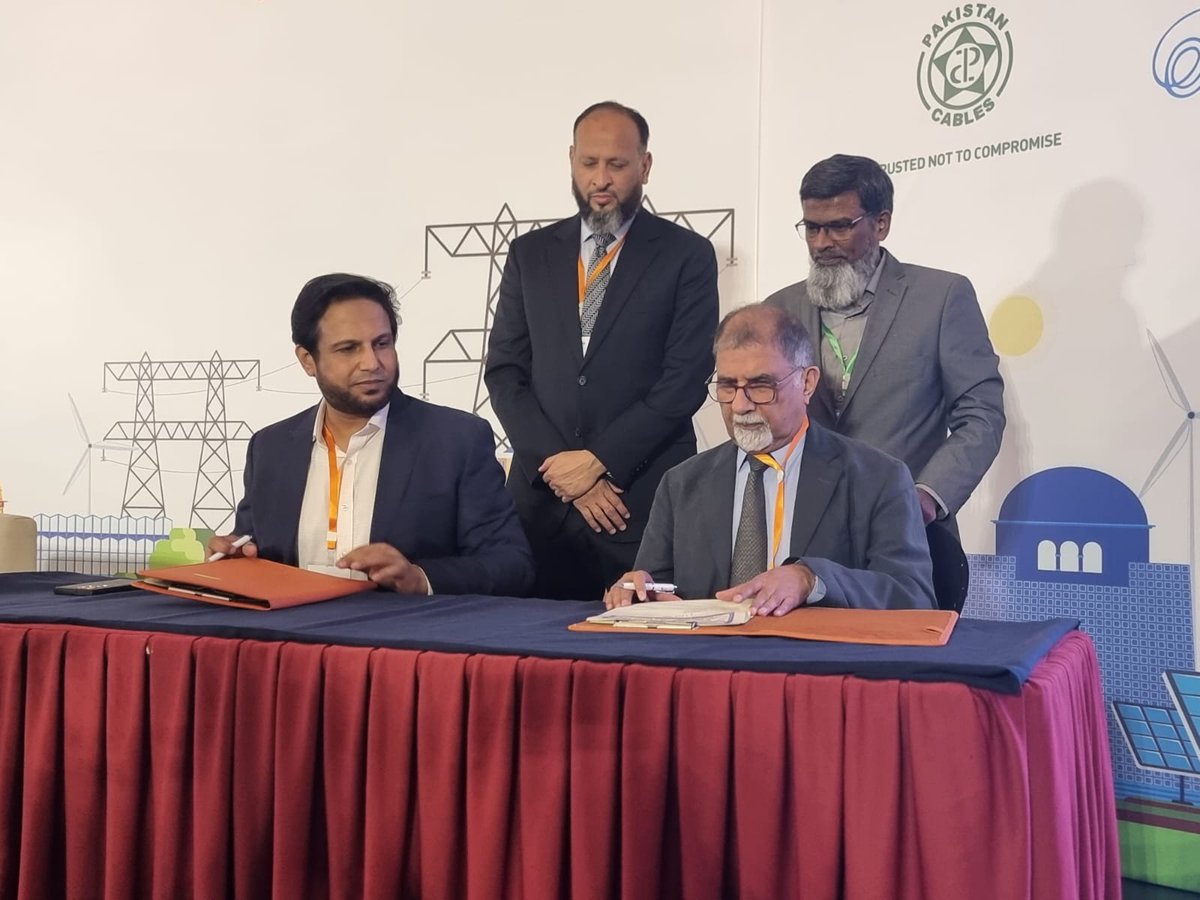 NutshellGroup's tweet photo. .@KElectricPk signs an MoU with Creative Group of Industries, #NEDUniversity of Engineering and #Technology, #NovaMobility (Pvt) Limited (G&T Group), #Alson’s Group of Industries (Pvt) Ltd and #New2 Industries, at the #NationalPolicyDialogue: #LocalisationforGrowth. https://t.co/CJV7NnOdn1