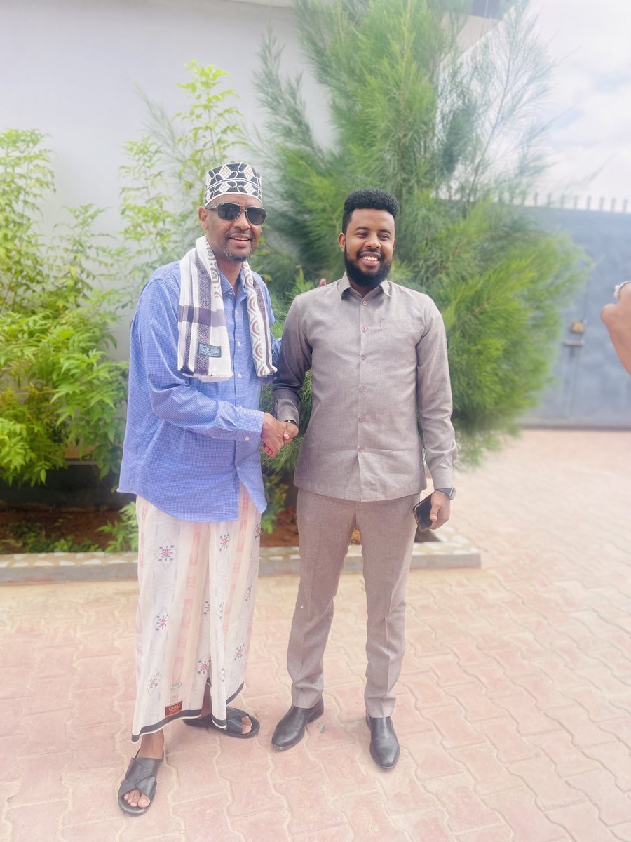 GaraadMukhtaar's tweet photo. Maanta iyo grwe. Alxm waxaan isla quraacaney Tera iyo Bakayle oon uga mahad celiney documentary ay kasoo saareen dhacdada Laaska. Xog badan baan ka faa’iidey runtii. Waa u duceyney, safarkooda maantana alle ha u fududeeyo. Well done. https://t.co/ShWThy2aNx