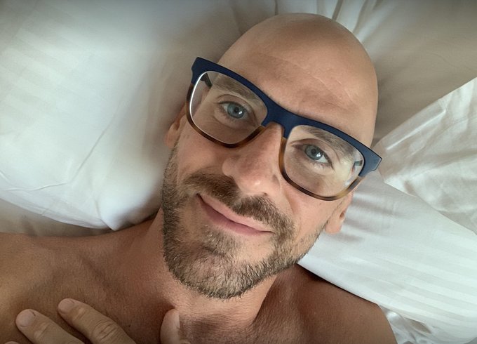 hello friends https://t.co/CEhoaY8xd5