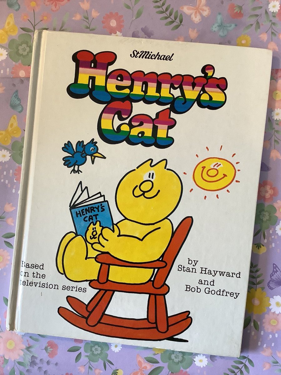 Happy new Week to all at #EarlyBiz This FABULOUS Book will make a fun #40thBirthday Gift for a #HenrysCat Lover Available in our #Vintage Emporium etsy.me/3mKZf22 Type in a date in the SEARCH ITEMS section of our shop then you will see what is available for that year 😄