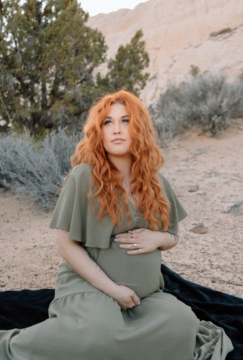 Babejadeee's tweet photo. Baby girl has a very down to earth name and I really wanted to capture that in maternity photos. I’d say the girl who took our photos nailed my vision 🤍 https://t.co/d2Efyla5iI