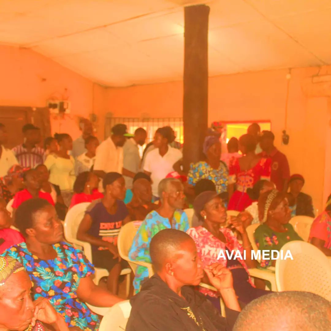 AbiaAvai's tweet photo. APC DOOR TO DOOR CAMPAIGN ARRIVES AMAOGWUGWU
Amaogwugwu Says yes, declares for ebe esere Aziza all the way.
#AVAIMEDIA
In continuation of the APC'S Grassroots door to door Campaign in Ohuhu Clan, TEAM Maka Odinma Ohuhu took the good message of Rescue and Develop Abia to https://t.co/Xd5EfDM0vd
