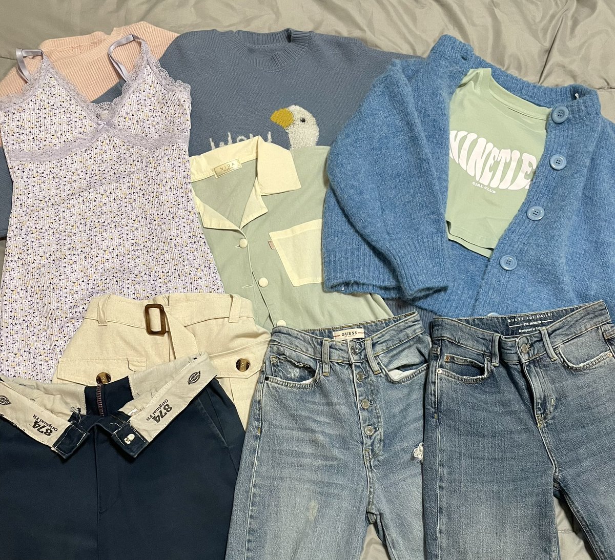 p_pxm0oz's tweet photo. 🍊 ส่งต่อเสื้อผ้ามือ1/2

มีมือ1 กับมือ2 ที่ใส่ไปไม่กี่ครั้ง แต่ละตัวสภาพดีมากๆเลยคับบ brand/no brand

มีทั้ง เสื้อ ครอป กระโปรง เอี๊ยม เดรส กางกาง คาดิแกนค้าบ

ค่าส่ง 40฿ ไม่บวกเพิ่มค่า
#ส่งต่อเสื้อผ้า #ส่งต่อเสื้อผ้ามือสอง #ส่งต่อเสื้อผ้ามือสองสภาพดี #โล๊ะตู้ #เสื้อผ้ามือสอง https://t.co/73yfe3pEb0