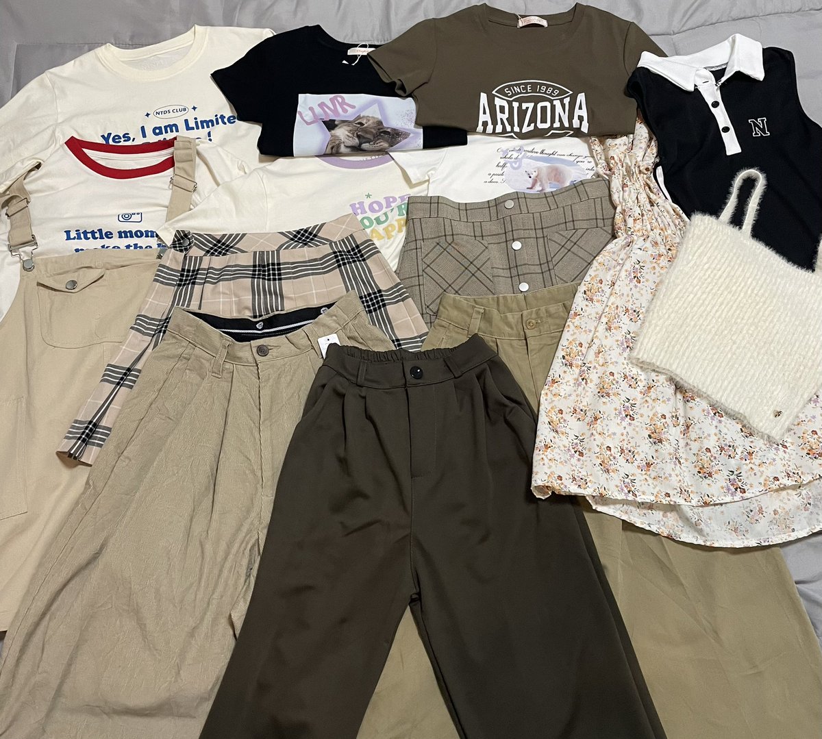 p_pxm0oz's tweet photo. 🍊 ส่งต่อเสื้อผ้ามือ1/2

มีมือ1 กับมือ2 ที่ใส่ไปไม่กี่ครั้ง แต่ละตัวสภาพดีมากๆเลยคับบ brand/no brand

มีทั้ง เสื้อ ครอป กระโปรง เอี๊ยม เดรส กางกาง คาดิแกนค้าบ

ค่าส่ง 40฿ ไม่บวกเพิ่มค่า
#ส่งต่อเสื้อผ้า #ส่งต่อเสื้อผ้ามือสอง #ส่งต่อเสื้อผ้ามือสองสภาพดี #โล๊ะตู้ #เสื้อผ้ามือสอง https://t.co/73yfe3pEb0