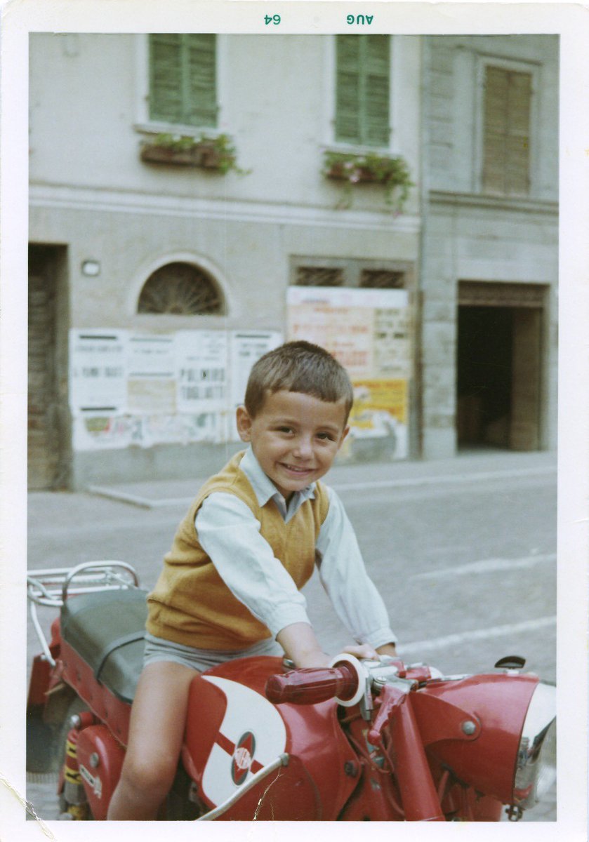 ligabue's tweet photo. Auguri Cianein! 🎂 https://t.co/i60jVGzDBJ