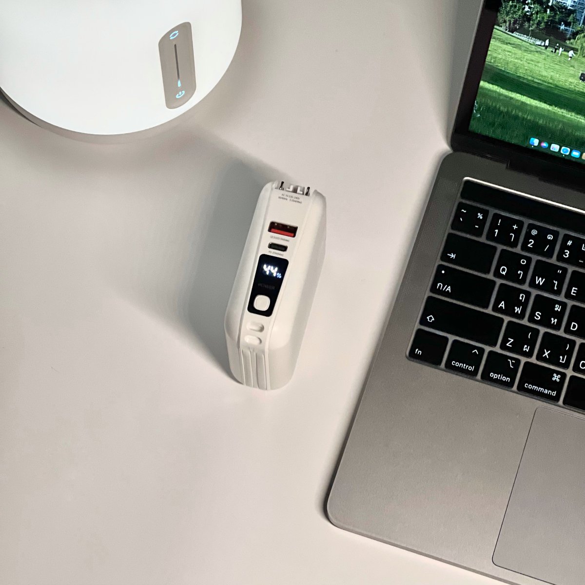 untitled_90's tweet image. 3.ยืนยันว่าอันนี้ยกให้เป็นเดอะเบส Powerbank อันเดียวที่ครบจบมากๆ ถืออันเดียวพกไปข้างนอกได้เลย มีทั้งสายและก็ที่ชาร์จในตัว ไม่ต้องพกอะไรให้ยุ่งยาก ใครหา Powerbank แบบ everyday use ตัวนี้ก็คือตอบโจทย์ แถมชาร์จโคตรไว #รีวิวLazada  : lzd.co/4263N2X