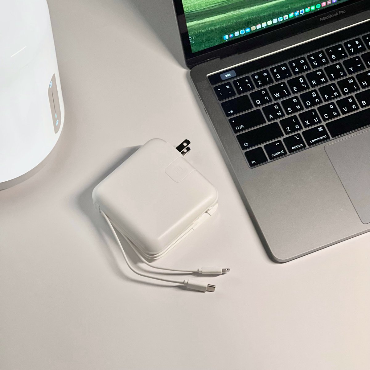 untitled_90's tweet image. 3.ยืนยันว่าอันนี้ยกให้เป็นเดอะเบส Powerbank อันเดียวที่ครบจบมากๆ ถืออันเดียวพกไปข้างนอกได้เลย มีทั้งสายและก็ที่ชาร์จในตัว ไม่ต้องพกอะไรให้ยุ่งยาก ใครหา Powerbank แบบ everyday use ตัวนี้ก็คือตอบโจทย์ แถมชาร์จโคตรไว #รีวิวLazada  : lzd.co/4263N2X