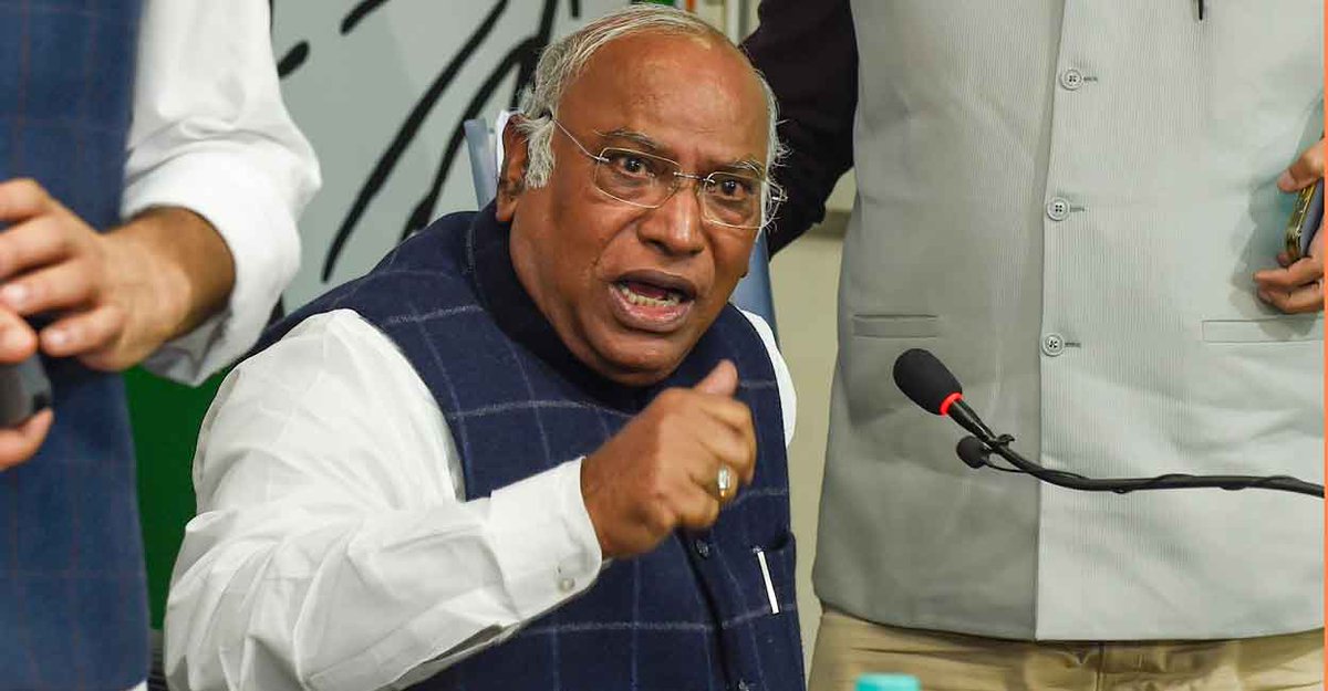 KhargeTamil's tweet photo. திரு @narendramodi  அவர்களே

சீனாவில் நீங்கள் கூறிய கருத்தை உங்களுக்கு நினைவூட்ட விரும்புகிறேன்.

நீங்கள் கூறியது -
“முன்பு, நீங்கள் இந்தியராக பிறந்ததற்காக வெட்கப்பட்டீர்கள். இப்போது நாட்டைப் பிரதிநிதித்துவப்படுத்துவதில் பெருமை கொள்கிறீர்கள்" ... 1/3 https://t.co/LKwNKniHSJ