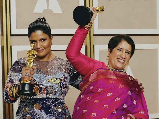Such a proud moment for all of us Indians at the #Oscars 

Congratulations 🇮🇳 MM Kreem Sir, Chandra Bose, Kartiki Gonsalves, Guneet Monga.  

What an achievement by team #RRR and team #TheElephantWhisperers !