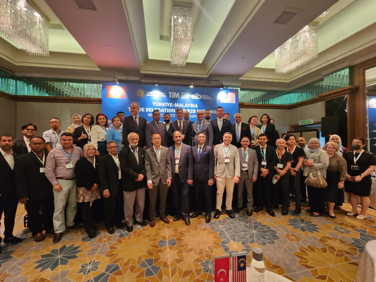 emirsyuksel's tweet photo. Turkish Trade Delegation started contacts with Malaysian counterparts. Thanks to Mr Hairil Yaacob, MITI Deputy Secretary General for insightful speech. 

Ege İhracatçı Birlikleri ve TİM tarafından düzenlenen ticaret heyetimizin B2B görüşmelerine katıldık.@turkihracat 

🇹🇷🤝🇲🇾 https://t.co/BAbEW7Nccl