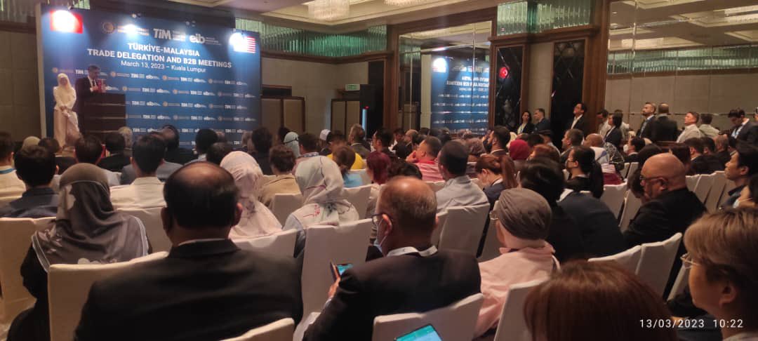 emirsyuksel's tweet photo. Turkish Trade Delegation started contacts with Malaysian counterparts. Thanks to Mr Hairil Yaacob, MITI Deputy Secretary General for insightful speech. 

Ege İhracatçı Birlikleri ve TİM tarafından düzenlenen ticaret heyetimizin B2B görüşmelerine katıldık.@turkihracat 

🇹🇷🤝🇲🇾 https://t.co/BAbEW7Nccl
