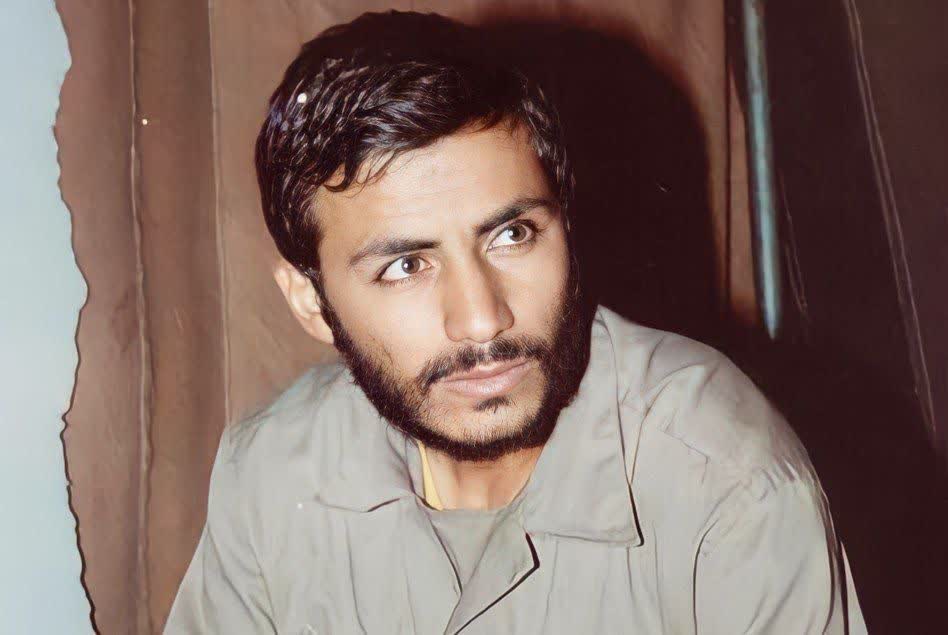 Mahdiyou3efi's tweet photo. جزیره که جزیره بود ...
اول به خاطر چشمانت و بعد پرکشیدنت مجنون شد https://t.co/8TWCa4HDSK