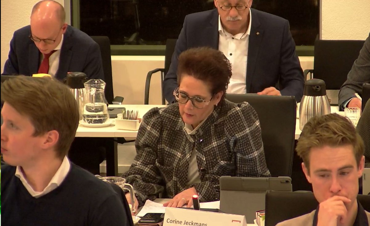 Corine Jeckmans wil jongeren boven de 18 jaar die jeugdhulp nodig hebben niet laten vallen. 🍀💚👍
Lees hier meer.👇
cda.nl/noord-brabant/…