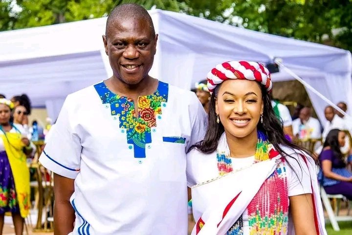 Am_Blujay's tweet photo. Let me get this straight Paul Mashatile's wife died in July 2020 and his current wife's husband Songezo Mjongile died in 3 months  later ...and 3 years later these two are already married https://t.co/4CQPOkxvHI