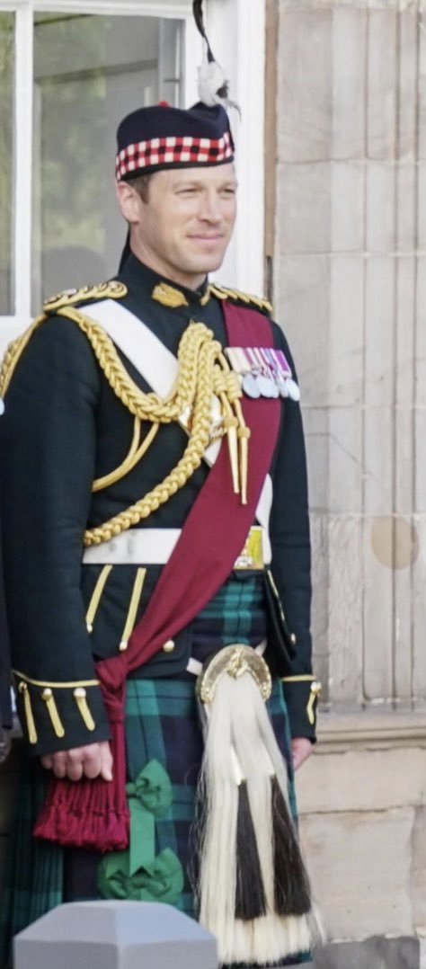 YunoMo2026's tweet photo. Happy Commonwealth Day to everybody who celebrates. Hopefully we‘ll see Lt. Col. Jonny Thompson today 😍
#kingsequerry
#majoreyecandy
#kingcharlesIII
#jonathanthompson
#hotequerry
#goodlookingman
#hot
#commonwealthday2023
@Suzanne_Brmptn
@fansofMajorJT
@slees https://t.co/0hPD4DEIO6
