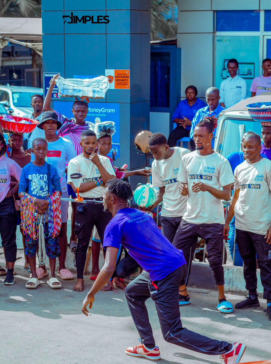 7dimples_'s tweet photo. Ecobank Sierra Leone Save &amp; Win (Kapu Gentri) Promotion at the Headquarter 

Most of our clients targeted audience were excited to see some amazing performances done by our Acrobats…Twas Magic🕺🏾🪄 #SaloneTwitter 
#streetanimation #streetmarketing #marketing #communication https://t.co/OwjCsWUvjc