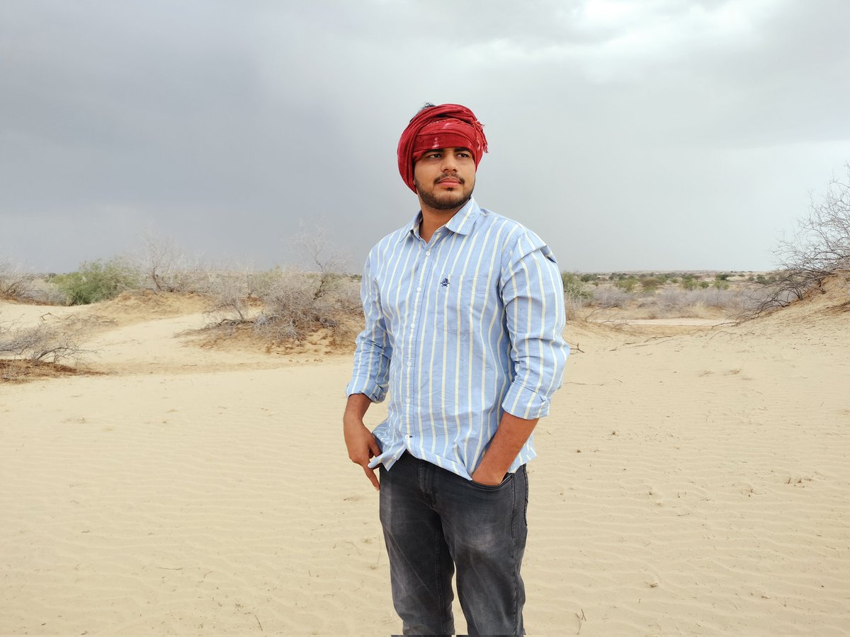 ANILBISHNOI2829's tweet photo. वो खुद पर गरूर करते हैं तो इसमें हैरत की कोई बात नहीं,जिन्हें हम चाहते हैं वो आम हो ही नहीं सकते!! https://t.co/AzVixzQfzV