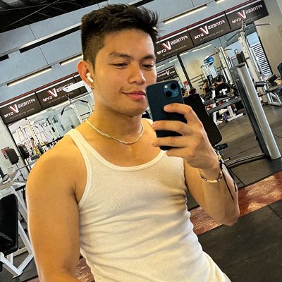 🌴Ey guys! My new song CORAZON is out now on Youtube. 🎬 #Corazon #JMxJuan
Watch here: vevo.ly/3JePQO