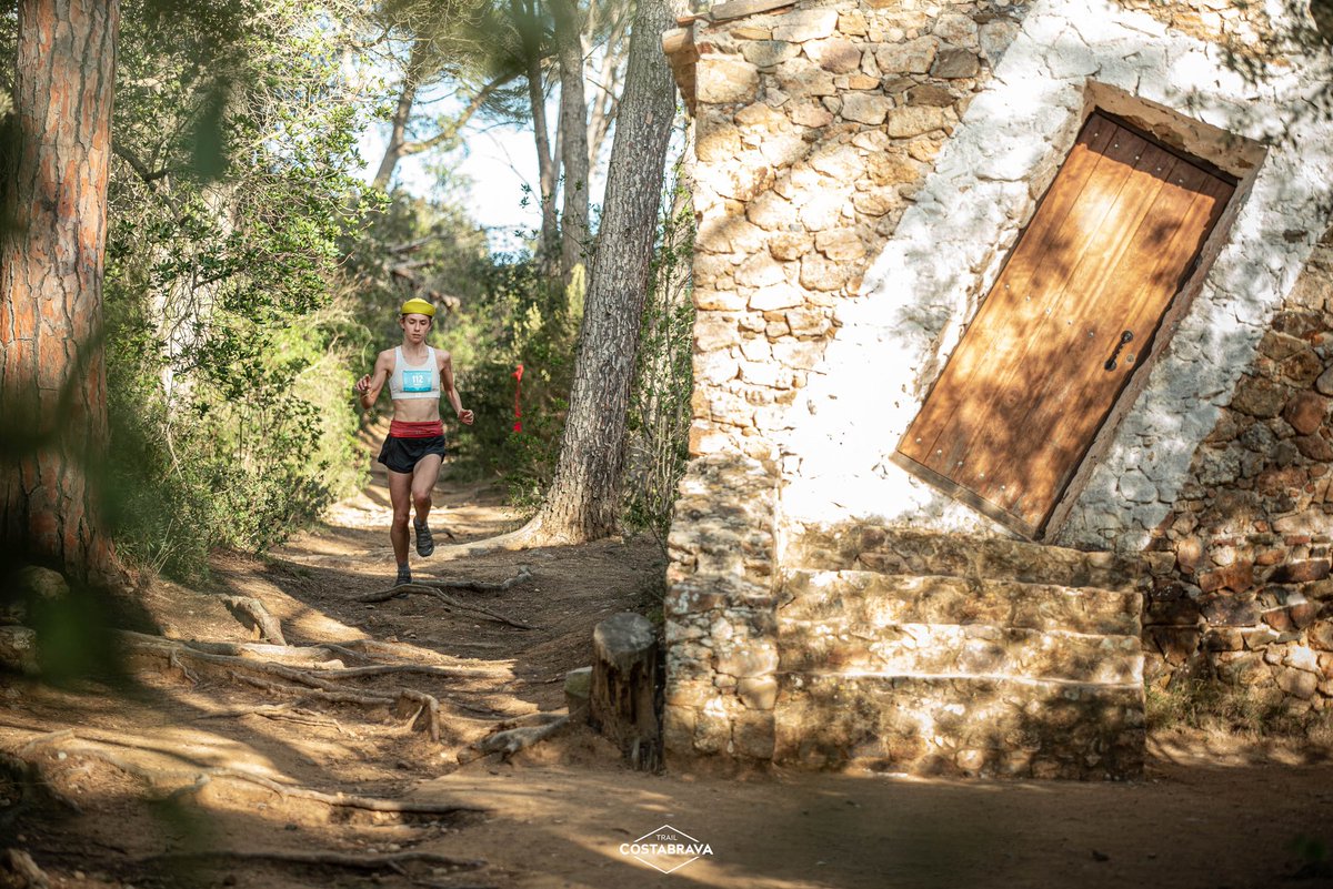 ultrescatalunya's tweet photo. Gabriela Lasalle (16) segueix el seu idil•li amb la victòria. Aquest cop a l'Express Trail Costa Brava, de 14km

➕INFO➡️ https://t.co/nFg4eLWLW0

📸 Ferran Soler https://t.co/uLGqBOCcle