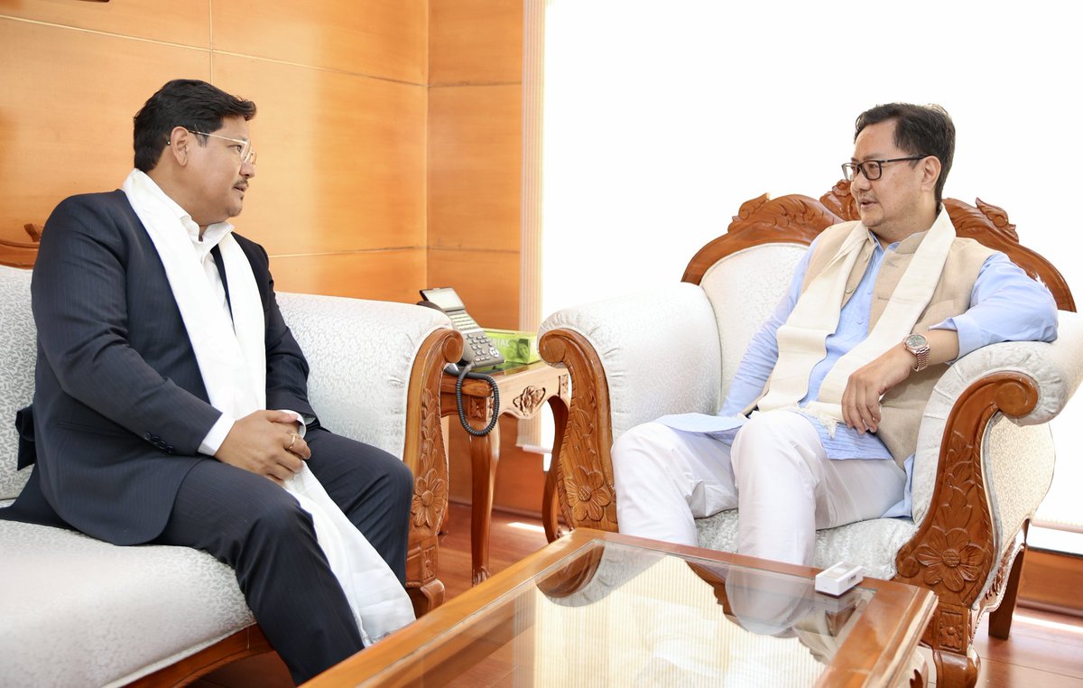 Glad to meet Shri <a href="/SangmaConrad/">Conrad K Sangma</a> Ji who took over as Chief Minister of Meghalaya for the 2nd time. 
I wish him all the success in serving the people of beautiful Meghalaya.
