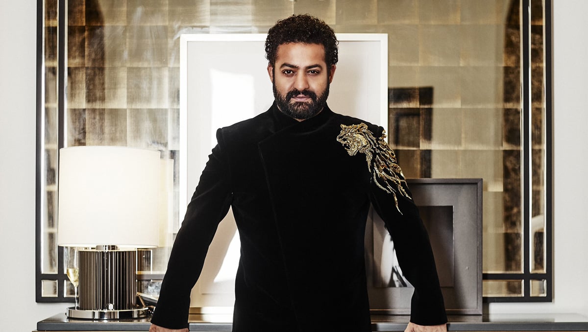 rajeshreddyega's tweet photo. Jr NTR explains why he wore that dress for the Oscars
Click ๐ https://t.co/DSuAw8tMPx
#JrNTR @tarak9999 #Oscars
#Oscars95 #RRR #Tiger #NaatuNaatu #SSRajamouli @worldNTRfans #NaatuNaatuForOscars
#ManOfMassesNTR #India
#NTR30 @RAWNTR #designer
#RedCapet @TheAcademy #Bheem https://t.co/6FlTdybwQ0