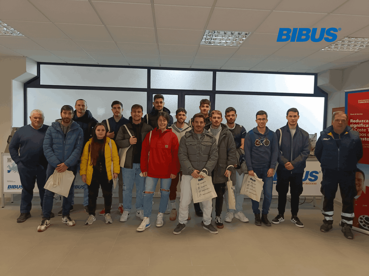 BibusSpain's tweet photo. Recibimos la visita del 4º curso de la @eeiuvigo.  Han conocido de primera mano el trabajo que se realiza en BIBUS Spain y han visto cómo funciona nuestro banco de pruebas. Estamos encantados de ayudar a acercar el mundo académico y el mundo de la empresa. ¡Gracias por la visita! https://t.co/aESWKclYuD