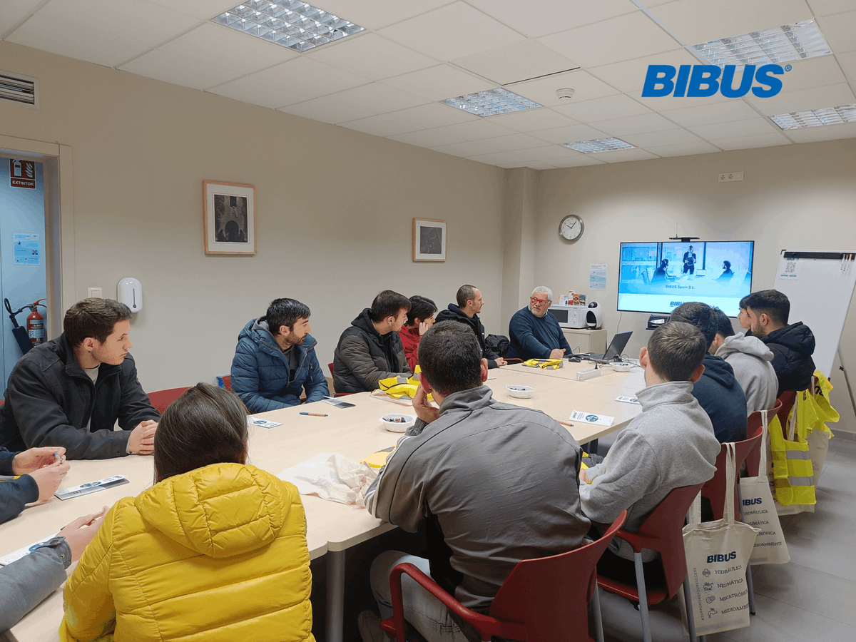 Recibimos la visita del 4º curso de la <a href="/eeiuvigo/">EEI uvigo</a>.  Han conocido de primera mano el trabajo que se realiza en BIBUS Spain y han visto cómo funciona nuestro banco de pruebas. Estamos encantados de ayudar a acercar el mundo académico y el mundo de la empresa. ¡Gracias por la visita!