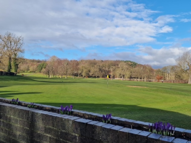 Monday morning and a new week. You wouldn't know Spring was on its way with last weeks snow but we have a busy March ahead of the Summer season.. 🌷⛳ #chevingolf #golfclub #golfcourse #golf #spring #snow #newweek #monday #march #summergolf #comingsoon #golfviews