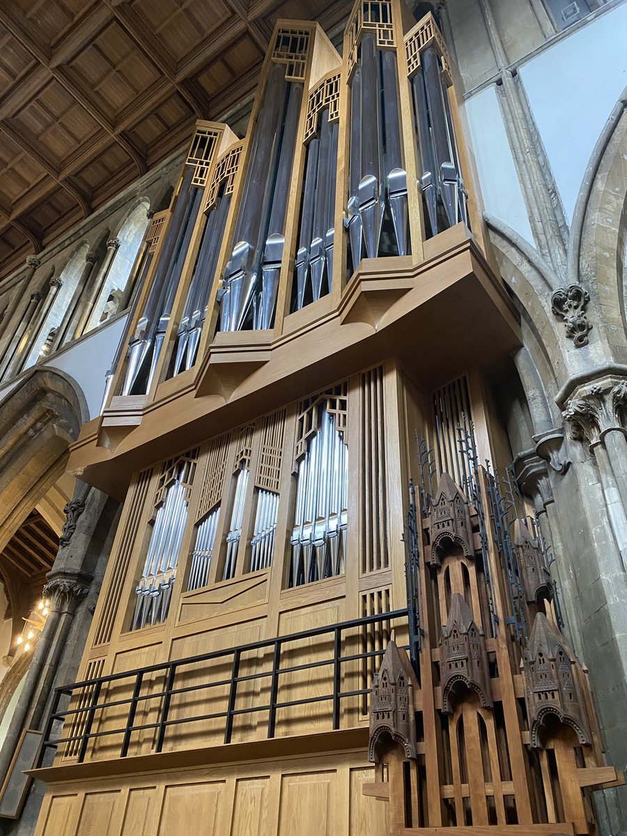 ElizAthertonSop's tweet photo. Today our #MusicFoundation @LlandaffCath is taking two of my @RWCMD students into @PeterLeaPrimary &amp; @llandaffcity for the first time to work with Year 3 and 4 children and help them to #DiscoverTheOrgan. Looking forward to making music &amp; having lots of fun! #MusicEducation https://t.co/6k2jbpFMBi
