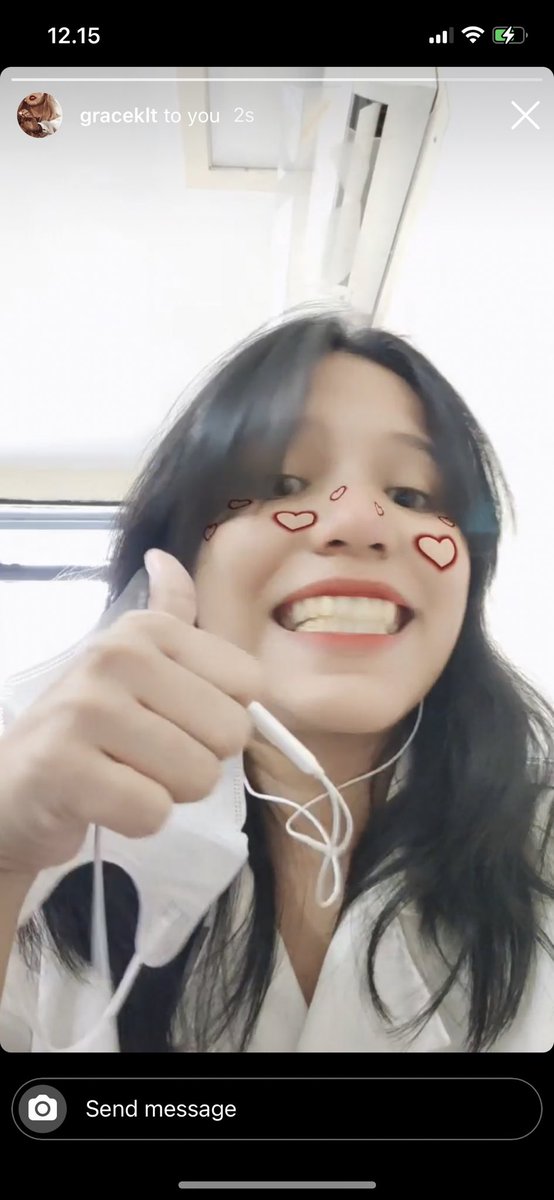 alphisugoi's tweet photo. Kalo ada yang jastip konser kpop atas nama orang in hati2 yaaa kemaren gua kena tipu dua tiket blackpink VIP akun IGnya @. Graceklt #BORNPINK #BORNPINKinJAKARTA https://t.co/1eiKoNiynj